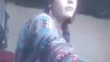 Desi webcam model has a beautiful XXX part that she proudly shows