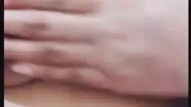 Desi bhabi show her big boobs