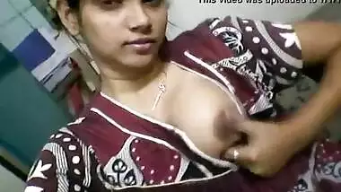 Sexy girl boobs show MMS selfie video