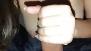 Awesome handjob from babe. makes me cum