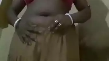 Desi sexy bhabi show her super hot body