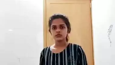 Mallu cute girl hot sexy shows her nude fringering stripping videos part 3