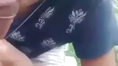 Tamil girl outdoor sex and viral blowjob