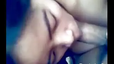 Sexy girl giving nice blowjob with clear hindi audio