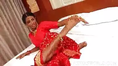Indian Shemale Showing Her Hot Body