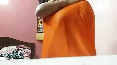 desi horny girl showing and playing her big boobs in yellow saree