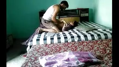Desi Bhabhi GIves her Boobs For Suck to Lover