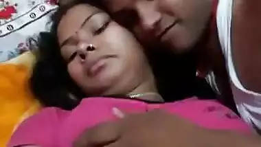 Desi couple boobs exposed n sucked