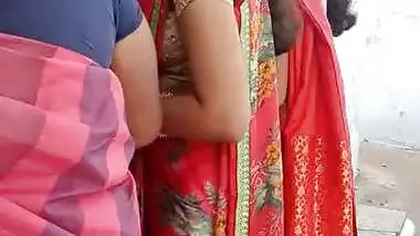 Tamil hot college girl side boobs in saree at temple HD