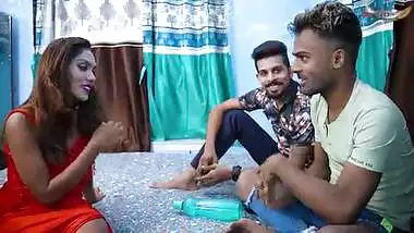 DESI GIRLFRIEND HARDCORE THREESOME FUCK WITH HER BOYFRIEND AND BOYFRIEND'S FRIEND FULL MOVIE ( HINDI AUDIO )