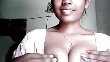 Desi Village Girl Shows Boobs To Lover On Vc