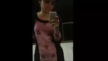 Free porn mms of Indian gorgeous girl masturbation on cam
