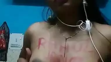 Kolkata boudi show her big boob selfie video capture