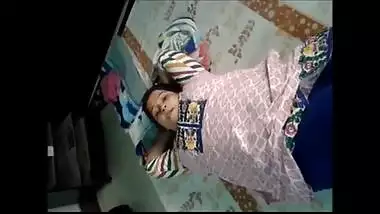 Hyderabad chubby house wife enjoying home sex session leaked mms
