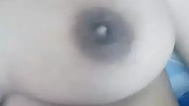Desi sexy busty bitch selfie MMS video to make you feel horny