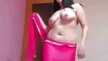 MMS Of Topless Girl Dancing Taking Off Saree