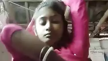Dehati girl showing her boobs and pussy