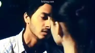 Shreyas Talpade Smooch Lina – FSIBlog.com