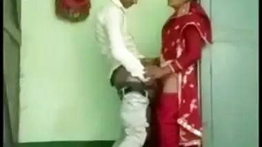 Indian gal caught drilled by lover in standing pose in Desi mms video