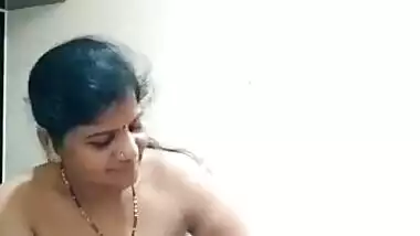 Marathi mature wife oiling hubbyâ€™s dick