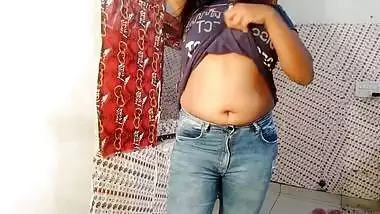Cute Look Indian Bhabi Showing Her Wet Pussy And Boobs