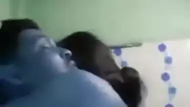 Skinny Desi girl lets boyfriend make MMS video during XXX coupling