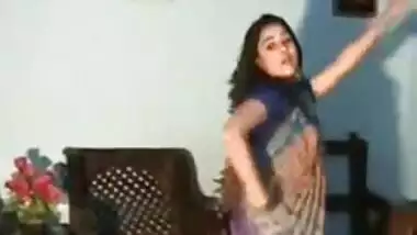 Bangladeshi Hot Girl Sexy Dance