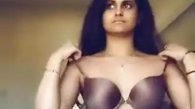 Indian NRI big ass small tits snapchat to BF