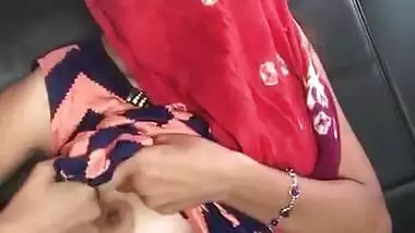 Desi Girl Showing Boobs