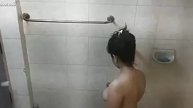 Beautiful Desi Girl Nude Bathing secretly Captured