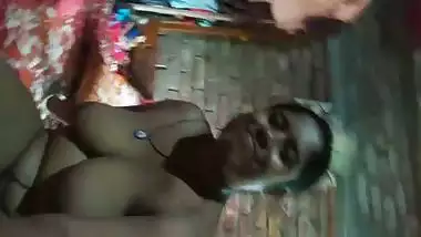 Desi nude village bhabhi horny pussy waits for sex