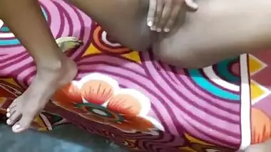 lonely horny girl put a banana inside her pussy