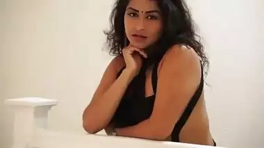Desi Porn Bhabhi Maya Rati Celebrating Her Birthday