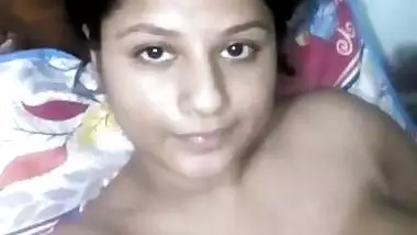 Indian girl pussy show for her lover caught on cam