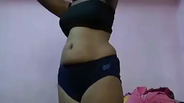 Arousing Indian female changes clothes in amateur homemade sex video