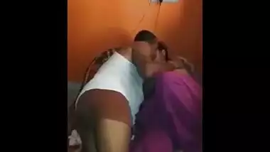 Mature Indian XXX wife’s extramarital home sex affair on hidden cam MMS
