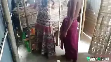 Village aunty gets sex with nephew while her hubby is out, Desi incest MMS