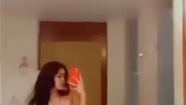 Sexy GF nude pics and viral nude videos spread