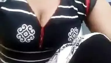 Desi sexy village bhabi show her big pussy
