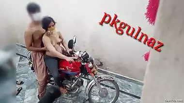 Paki Girl Fucking on Bike