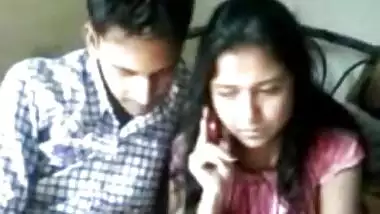 indian desi mms gf kisses desper while talking on cell phone