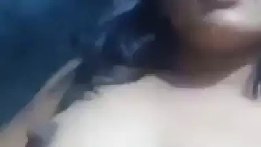 Desi fingering horny girl naked viral clip