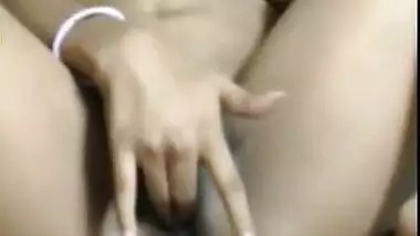 Horny Indian Girl on Cam Inserting Fingers in Pussy and Ass