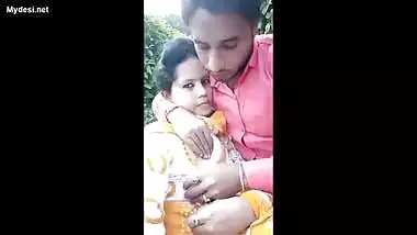 cute Indian Girl Boob Sucking in park couple outdoor sex video