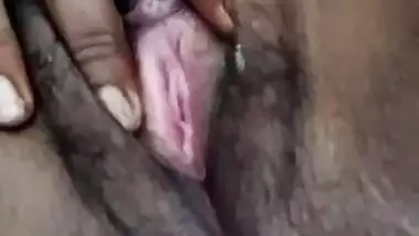 Cute Desi girl Shows her Boobs and Pussy Part 3