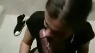 Amateur Desi slut blows black cock.