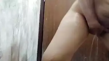 Indain Bhabhi Take Rest In Bathroom Fingering In Pussy