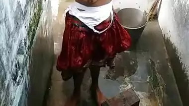 Village Girl Dressing After Bath Video