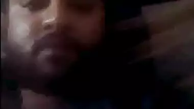 Malik Sheri masturbat befor a girls on cam