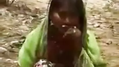 Desi village girl virgin pussy exposed